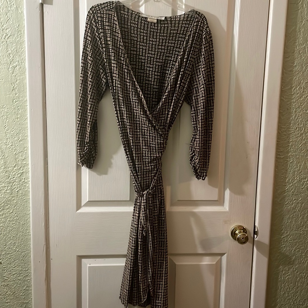 Max Studio Tan/Black  Longsleeve V-Neck Midi Wrap Dress Size Medium
